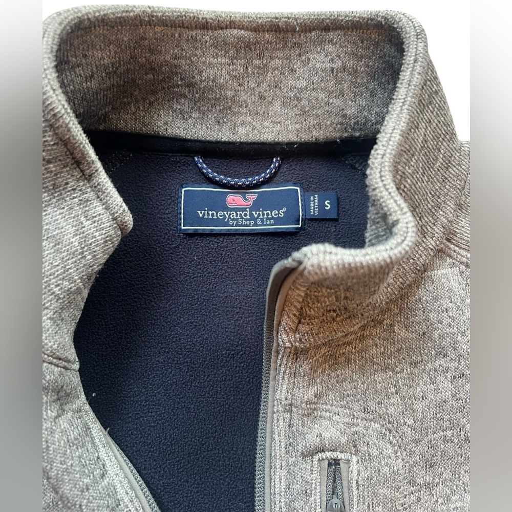 Vineyard Vines Men's‎ Mountain Gray Quarter-Zip Pullover - Picture 4 of 10
